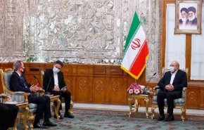 قاليباف يدعو الى تعزيز التعاون الاقتصادي بين ايران واذربيجان