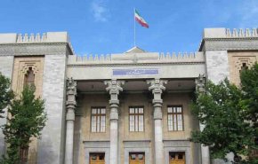 فراخوان وزارت خارجه برای دریافت شناسنامه ایرانی در نمایندگی ها