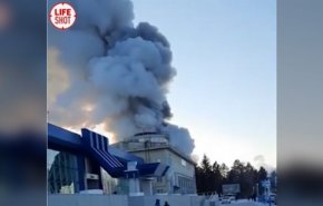 فیلم | آتش‌سوزی مهیب در فرودگاهی در مرز روسیه-چین
