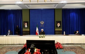 روحانی: ایستادگی ملت، دولت آینده آمریکا را وادار به کرنش می کند