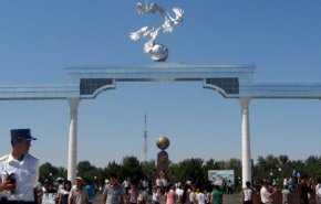 أوزبكستان تغلق حدودها مع ثماني دول بسبب سلالة كوفيد-19 الجديدة
