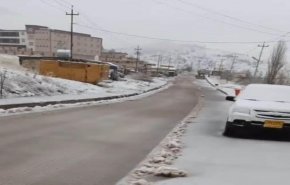 بالصور.. الثلوج تغطي بعض المدن العراقية