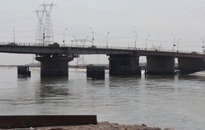 بالفيديو..انتحار مواطن عراقي برمي نفسه من جسر الزبير بالبصرة