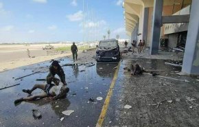 شاهد: من يقف وراء انفجارات واشتباكات مطار عدن؟