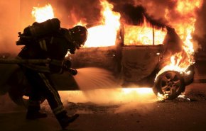 رأس السنة في فرنسا.. إحراق نحو 60 سيارة ومصرع شخص بألعاب نارية
