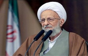 وفاة العالم الإيراني آية الله مصباح يزدي
