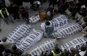 داعش الإرهابي يعدم 11 عاملا باكستانيا رميا بالرصاص