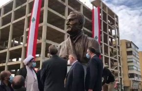 شاهد.. وقفة جماهيرية أمام النصب التذكاري للشهيد القائد في لبنان 