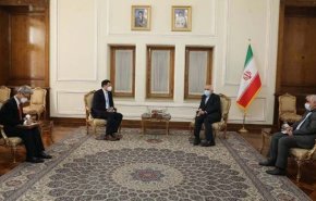 ظريف: يجب إزالة العقبات أمام حصول ايران على ارصدتها المالية فورا
