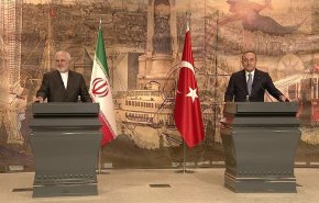 ظريف وأوغلو يعلنان عن عقد قمة ثلاثية قريبا بين ايران وتركيا واذربيجان
