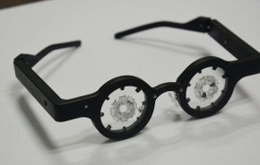 ابتكار نظارات ذكية تعالج قصر النظر بارتدائها ساعة ونصف الساعة يوميا
