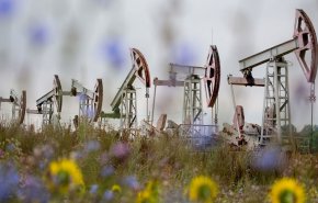 أسعار النفط مرشحة للتعافي بنهاية 2021 مدعومة بالأنشطة الاقتصادية والسفر + فيديو