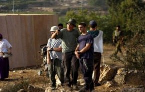 مستوطنون يعتدون على فلسطينيين جنوبي نابلس