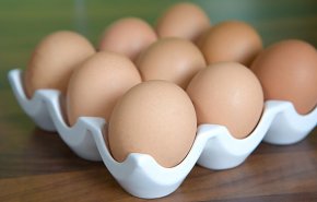 ما العلاقة بين تناول البيض والوفاة بأمراض القلب؟
