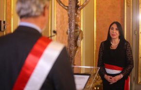 استقالة وزيرة خارجية بيرو وسط ضجة بشأن تلقيح مسئولين سرا
