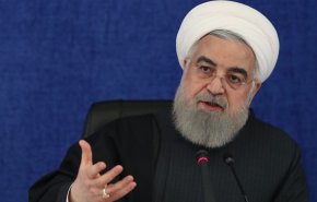 روحانی: مردم و فعالان بازار نباید احساس رهاشدگی و بی سامانی داشته باشند
