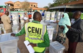 الناخبون في النيجر يختارون رئيساً جديداً
