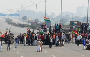 مزارعو الهند يتعهدون بحشد مزيد من المحتجين خارج العاصمة