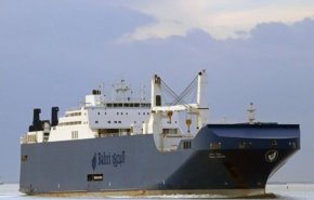 نشطاء إسبان يعارضون رسو سفينة أسلحة سعودية بميناء فالنسيا الإسباني