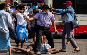 اشتباكات بين مؤيدي ومعارضي الانقلاب تشعل ميانمار
