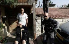 الإحتلال الإسرائيلي يطرد عشرات العائلات الفلسطينية من منازلها