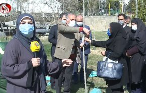 شاهد: تكريم منقطع النظير للمتبرعين بجثامينهم في طهران 