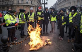 فرنسا.. إرسال تعزيزات أمنية إلى ليون بعد أعمال عنف وحرق سيارات
