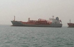 اليمن.. مغادرة إحدى سفن النفط المحتجزة إلى جهة مجهولة