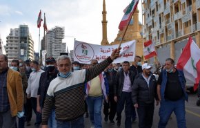 لبنان: المتظاهرون يعودون إلى ساحة الشهداء وينصبون الخيم