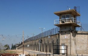 قوات القمع الصهيونية تقتحم سجن 'ريمون'
