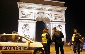 شرطي فرنسي يقتل شخصًا هدده بسكين في باريس