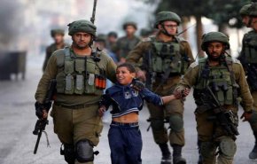 قوات الاحتلال تعتقل طفلين من شعفاط ومسيرة للمستوطنين في القدس