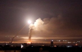 مقابله پدافندی ارتش سوریه با حملات هوایی رژیم صهیونیستی