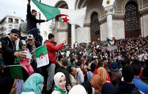 الجزائر.. وزارة المجاهدين تكشف عن جمع 35 ألف شهادة حية للثورة