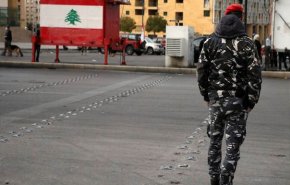 شاهد..لحظة إصابة مواطن لبناني في اشتباك مسلح في بيروت 