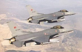 الطيران التركي يقصف مواقع لـ