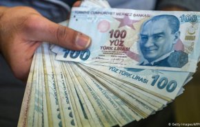 هبوط حاد لقيمة الليرة التركية بعد قرار من أردوغان
