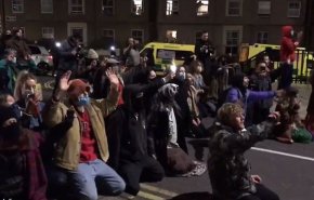 درگیری پلیس با معترضان در بریستول انگلیس+تصاویر