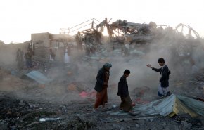 جنگنده‌های سعودی مناطق مسکونی در یمن را به شدت بمباران کردند
