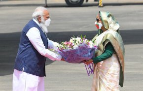 رئيس وزراء الهند يصل بنغلادش للمشاركة باحتفالاتها