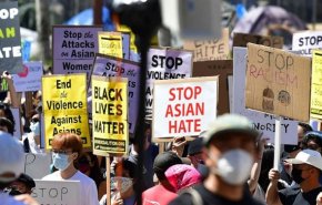 ۶۰ شهر آمریکا، صحنه اعتراض به خشونت علیه آسیایی‌تبارها