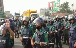 إنتشار العنف في بنغلاديش بعد زيارة رئيس الوزراء الهندي + فيديو