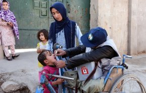 اغتيال 3 عاملات في حملة لتطعيم الأطفال في أفغانستان