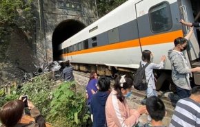 تصادف مرگبار قطار و کامیون در تایوان با 36 کشته + فیلم