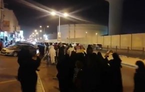 شاهد.. تظاهرات بالبحرين: افرجوا عنهم قبل وقوع الكارثة