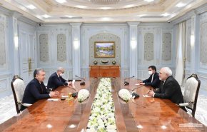 ظريف: الاجتماعات مع المسؤولين الاوزبكيين كانت مثمرة للغاية
