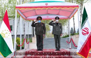 طهران ودوشنبه تبحثان التعاون المشترك في المجالات العسكرية