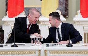 مسؤول في القرم يشكك بنوايا اردوغان من تقاربه مع  زيلينسكي
