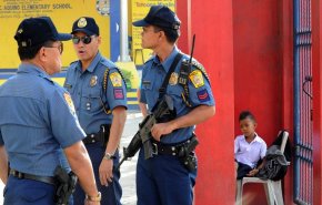 عقاب غريب من الشرطة الفلبينية