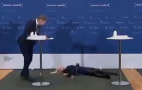 بالفيديو .. لحظة إغماء رئيسة الوكالة الطبية الدانماركية 